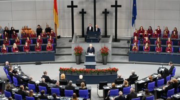 Blick von der Tribüne in den Plenarsaal des Bundestages
