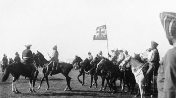 Soldaten auf Pferden in Uniformen des Deutschen Reiches